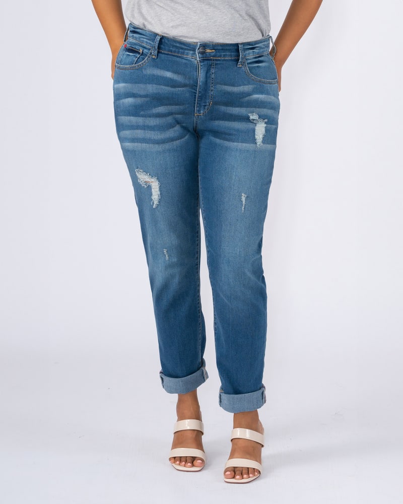 Front of a model wearing a size 22 High Rise Boyfriend - Rylie in RYLIE by Slink Jeans. | dia_product_style_image_id:310863